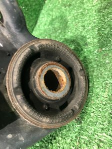 Travesaño trasero SUBARU WRX STI OEM 20152VA000 VAB VAG VA 2015 EJ20Y MT6