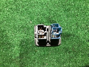 Seat heater switches SUBARU LANCASTER OEM 83245AE020 83245AE030 BHE 2002 EZ30