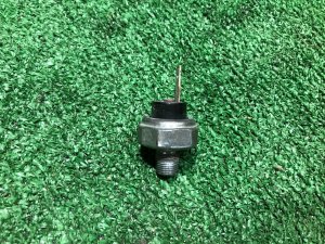 เซ็นเซอร์แรงดันน้ำมันเครื่อง 25240KA040 SUBARU WRX STI