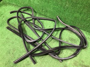 车门密封条 SUBARU WRX STI OEM 63511FJ000, 63511FJ010, 63512FJ021, 63512FJ031 VAB VAG VA 2015 Blue Pearl K7X