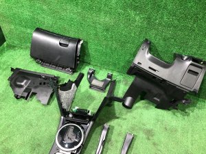 Guantera y reposabrazos свап SUBARU OUTBACK OEM 92114AG120JC, 92113AG051JC, 66150AG140JC, 66120AG101JC BPE 2008 Silver Metallic C6Z