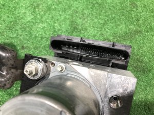 กล่อง ABS SUBARU OUTBACK OEM 27596AG212 BPE 2008 EZ30D AT