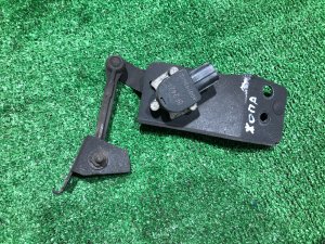 Rear headlight leveling sensor SUBARU OUTBACK OEM 84031AG000 BPE 2008