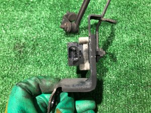 Sensor dianteiro de nivelamento dos faróis SUBARU OUTBACK OEM 84021AG000 BPE 2008