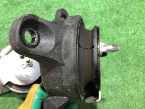 Подушки двигателя SUBARU OUTBACK OEM 41022AG021, 41022AG031 BPE 2008 EZ30D AT