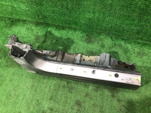 Estribo metálico izquierdo SUBARU OUTBACK OEM 51415AG0119P BPE 2008 Silver Metallic C6Z