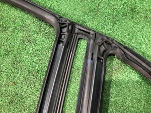 Borracha da porta esquerda SUBARU OUTBACK OEM 63521AG010 BPE 2008 Silver Metallic C6Z