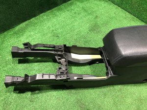 Glovebox and armrest кожа SUBARU LEGACY OEM 92114AJ190VH BMG BM9 BM 2013 White Pearl 37J