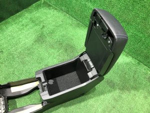 Glovebox and armrest кожа SUBARU LEGACY OEM 92114AJ190VH BMG BM9 BM 2013 White Pearl 37J