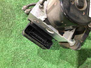 Блок abs SUBARU LEGACY OEM 27596AJ061 BMG BM9 BM 2013 FA20E CVT