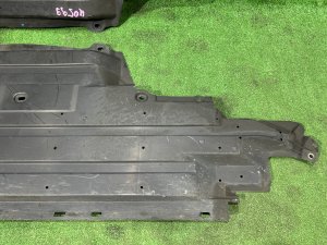 Proteção do piso inferior SUBARU LEGACY OEM 56411AJ001, 56411AJ011 BMG BM9 BM 2013 White Pearl 37J