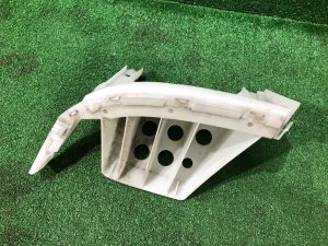 右后保险杠支架 под стопом 57707AJ161 SUBARU LEGACY