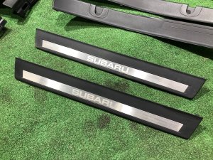 Embellecedores de faldón SUBARU LEGACY OEM 94060AJ040VH, 94060AJ071, 94061AJ020, 94061AJ030 BMG BM9 BM 2013 White Pearl 37J