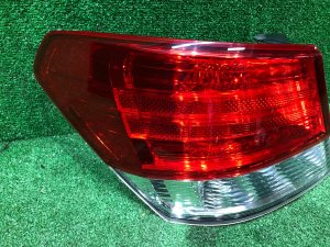 Farolim traseiro esquerdo SUBARU LEGACY OEM 84912AJ120 BMG BM9 BM 2013