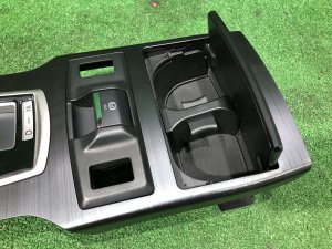 换挡杆饰板 подстаканник SUBARU LEGACY OEM 92122AJ030, 92134AJ040 BMG 2013