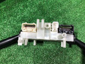 Mando de columna de dirección SUBARU IMPREZA OEM 83111FE020 GDA, GDB, GD 2002 EJ205 AT