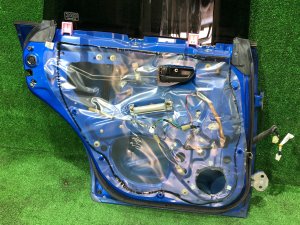 Puerta trasera izquierda SUBARU IMPREZA OEM 60409FE050 GDA, GDB, GD 2002 Blue 02C