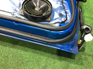Porta dianteira esquerda SUBARU IMPREZA OEM 60009FE011 GDA, GDB, GD 2002 Blue 02C