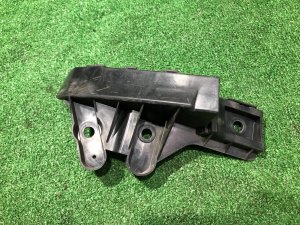 Suporte esquerdo do para-choques traseiro 57707VA100 SUBARU LEVORG