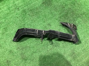 Suporte do farol direito 57707VA000 SUBARU LEVORG