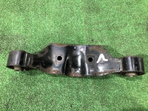デフマウント SUBARU LEVORG OEM 41310YC001 VMG VM4 VM 2015