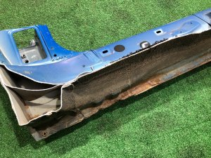 Estribo metálico derecho SUBARU IMPREZA OEM 51620FE041 GDA 2002 Blue 02C