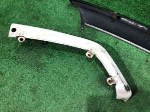 フロントリップスポイラー плюс клыки SUBARU LEGACY OEM 57703AE190PE BEE 2002 WHITE PEARL 081