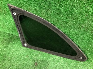Right rear quarter glass SUBARU LEVORG OEM 65210VA100 VMG 2015