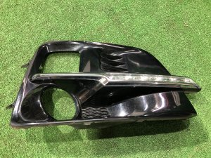 заглушка туманки LED правая SUBARU LEVORG OEM 57731VA040 VM4 VMG VM 2015 Blue Pearl K3X