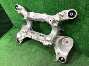 Travessa traseira RAND ROVER RANGE ROVER SPORT OEM LR098717, LR119671 2019 PТ204