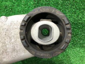 Travessa traseira RAND ROVER RANGE ROVER SPORT OEM LR098717, LR119671 2019 PТ204