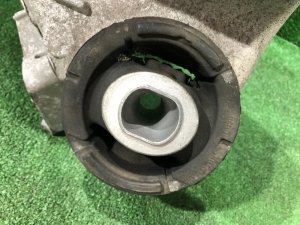 Travessa traseira RAND ROVER RANGE ROVER SPORT OEM LR098717, LR119671 2019 PТ204