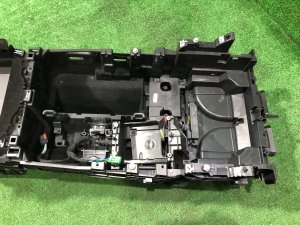 Guantera y reposabrazos LAND ROVER RANGE ROVER SPORT OEM LR100257 2019