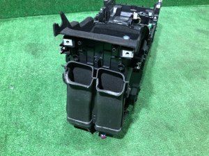 Guantera y reposabrazos LAND ROVER RANGE ROVER SPORT OEM LR100257 2019