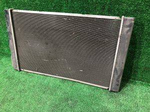 ラジエーター TOYOTA PRIUS OEM 1640037230, 4221341041 ZVW30 2012 2ZRFXE