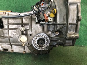 手动变速箱 TY755XS1AA SUBARU FORESTER OEM 32000AE670 SF5 1998 EJ202 MT
