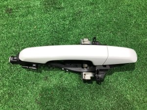Ручка двери передняя левая LR112353, BJ32-224N02 LAND ROVER RANGE ROVER SPORT