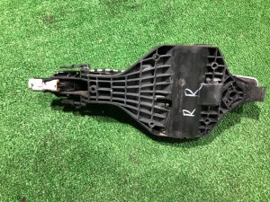 Manilla de la puerta trasera derecha LAND ROVER RANGE ROVER SPORT OEM LR112353, DK62-224A00 2019