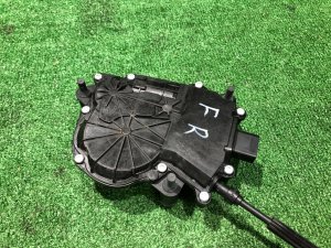 Fecho da porta dianteira direita LAND ROVER RANGE ROVER SPORT OEM LR117160, JPLA218A42 AC 2019