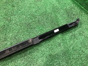 คิ้วประตูหน้าขวา LAND ROVER RANGE ROVER SPORT OEM LR043750 2019
