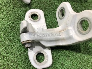 右フロントドアヒンジ LAND ROVER RANGE ROVER SPORT OEM LR073599, LR073595 2019