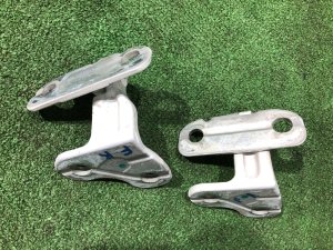 右フロントドアヒンジ LAND ROVER RANGE ROVER SPORT OEM LR073599, LR073595 2019