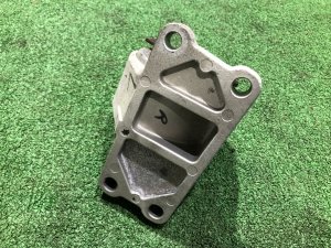 ยางแท่นเกียร์อัตโนมัติ LAND ROVER RANGE ROVER SPORT OEM LR098750, JPLA6068AB 2019 PТ204