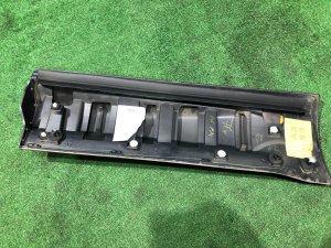 Alargador da porta traseira esquerda LAND ROVER RANGE ROVER SPORT OEM LR044135, DK62-274A49-B 2019