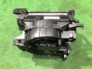 Blower motor LAND ROVER RANGE ROVER SPORT OEM LR082159 2019 PТ204