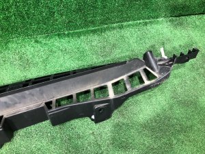 リアバンパーブラケット LAND ROVER RANGE ROVER SPORT OEM LR045180 2019