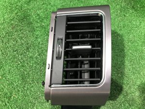 ตัวควบคุมการไหลของอากาศด้านขวา LAND ROVER RANGE ROVER SPORT OEM LR044685, LR084735 2019 PТ204
