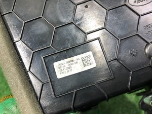 ตัวควบคุมการไหลของอากาศด้านขวา LAND ROVER RANGE ROVER SPORT OEM LR044685, LR084735 2019 PТ204