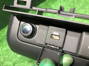 Embellecedores del habitáculo задний USB LAND ROVER RANGE ROVER SPORT OEM LR044984, DK62-04569-A 2019