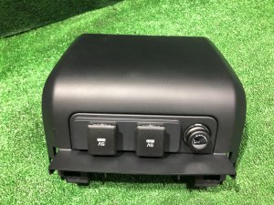 内饰塑料板 задний USB LR044984, DK62-04569-A LAND ROVER RANGE ROVER SPORT